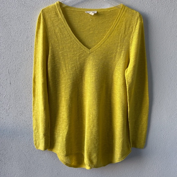Eileen Fisher Medium Yellow V-Neck Lightweight Sweater Organic Fabric Beach - Picture 1 of 10